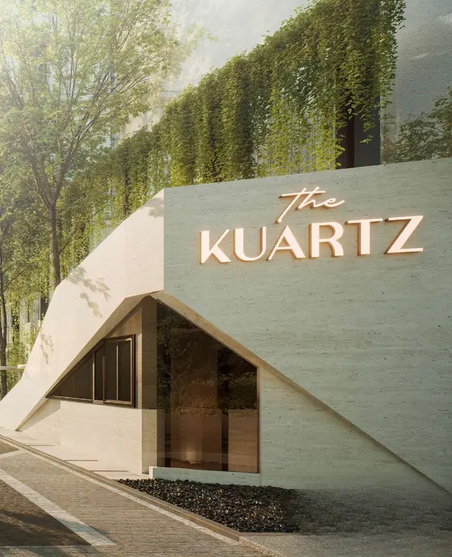 ทางเข้า The KUARTZ: ผนังอาคารพร้อมสวนแนวตั้ง